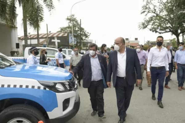 Manzur entregó móviles policiales para reforzar la seguridad en Lules