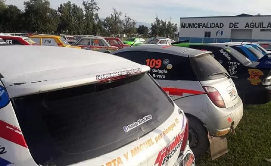 PARQUE DE ASISTENCIA. Desde hace mucho tiempo que el rally no logra reunir sus autos en una carrera en Tucumán.  