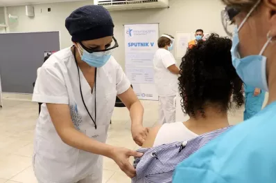 Coronavirus: 9.500 docentes tucumanos recibieron la vacuna; es decir el 31% del padrón