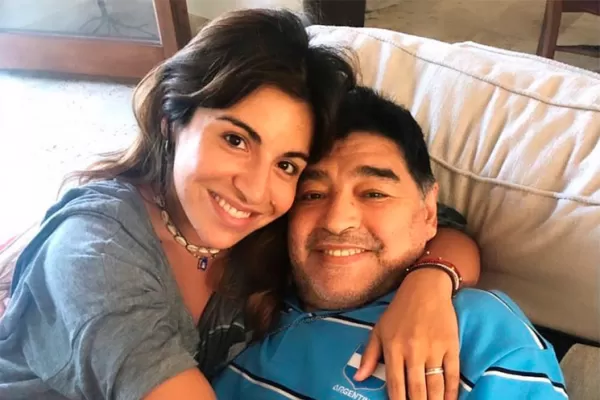 “Bajá un ratito y abrazame”: el emotivo mensaje de Gianinna Maradona
