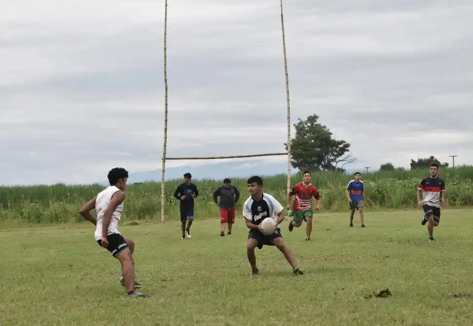 Sembrando rugby entre surcos de caña de Santa Ana