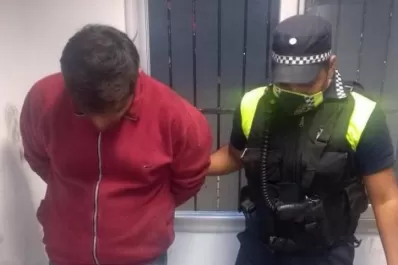 Detuvieron a un ladrón que se llevó el auto de un taxista