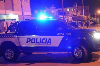 Quiso incendiar el auto de su expareja y murió quemada
