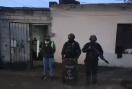 Tucumán: vendían drogas en pasaje La Muerte al 300 y los detuvieron tras un allanamiento
