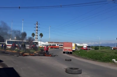 En la ruta, los cosecheros del limón piden una mejora en el pago por el traslado de la fruta