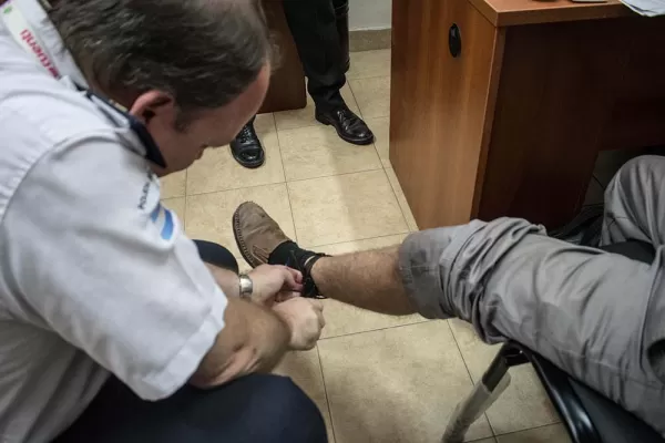 Violencia de género: avanza el proyecto de fabricación de pulseras electrónicas