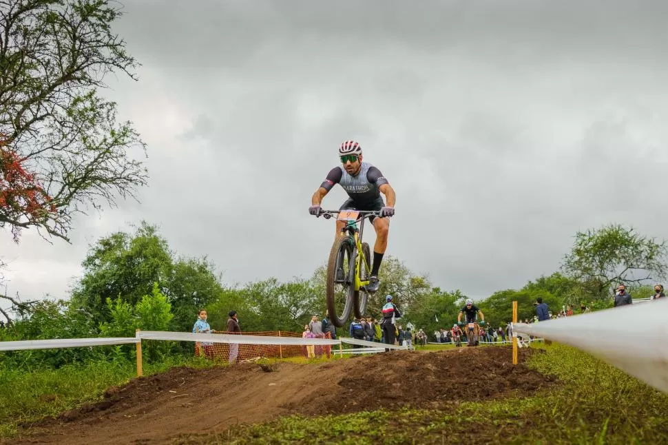 SALTO HACIA LA VICTORIA. Juan Nardolillo mostró un gran nivel en San Pedro.   