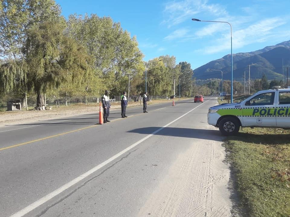 ACCESO A LOS VALLES. La Policía efectuó controles viales. Foto: Municipalidad de Tafí del Valle