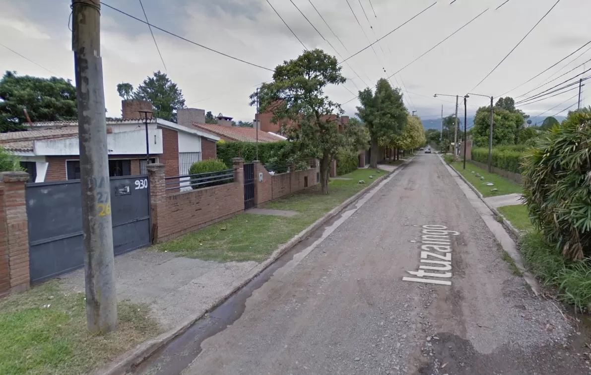 EN YERBA BUENA. Calle Ituzaingó al 900. Imagen de Google Maps