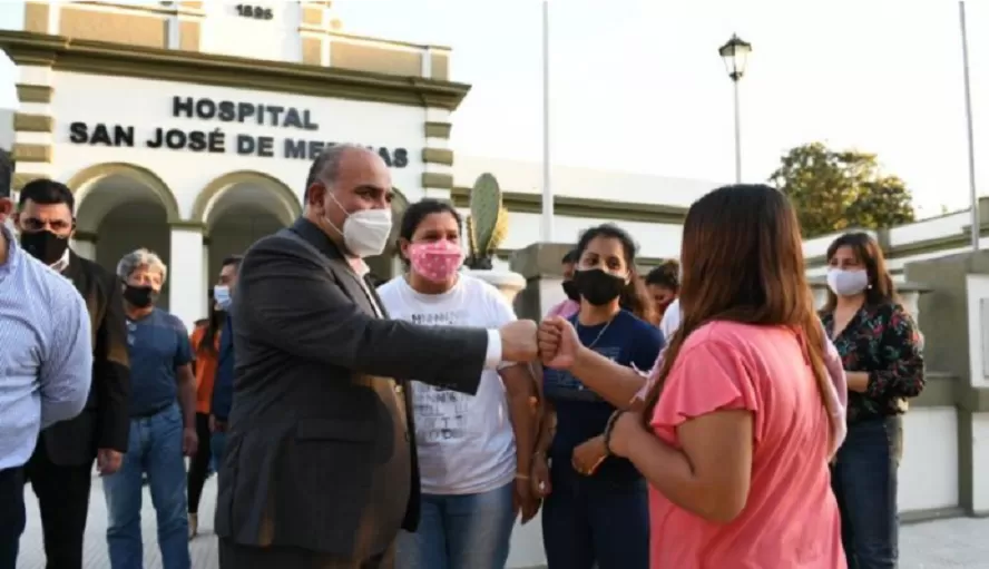 Manzur supervisa las obras en el nosocomio. FOTO GOBIERNO DE TUCUMÁN