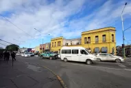 Las combis recorren la capital con custodia policial por las amenazas a los conductores