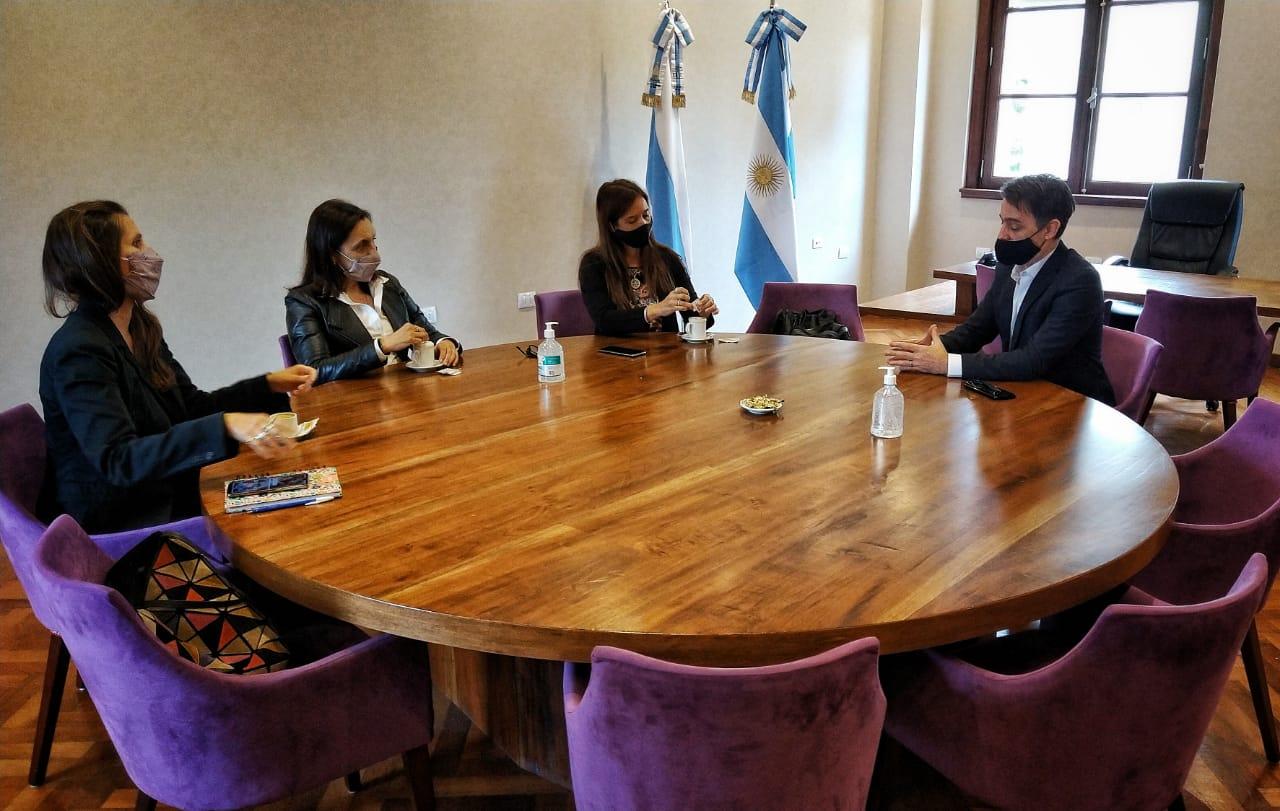 EN REUNIÓN. Encuentro de funcionarios por las pulseras electrónicas. Foto: Prensa MPF