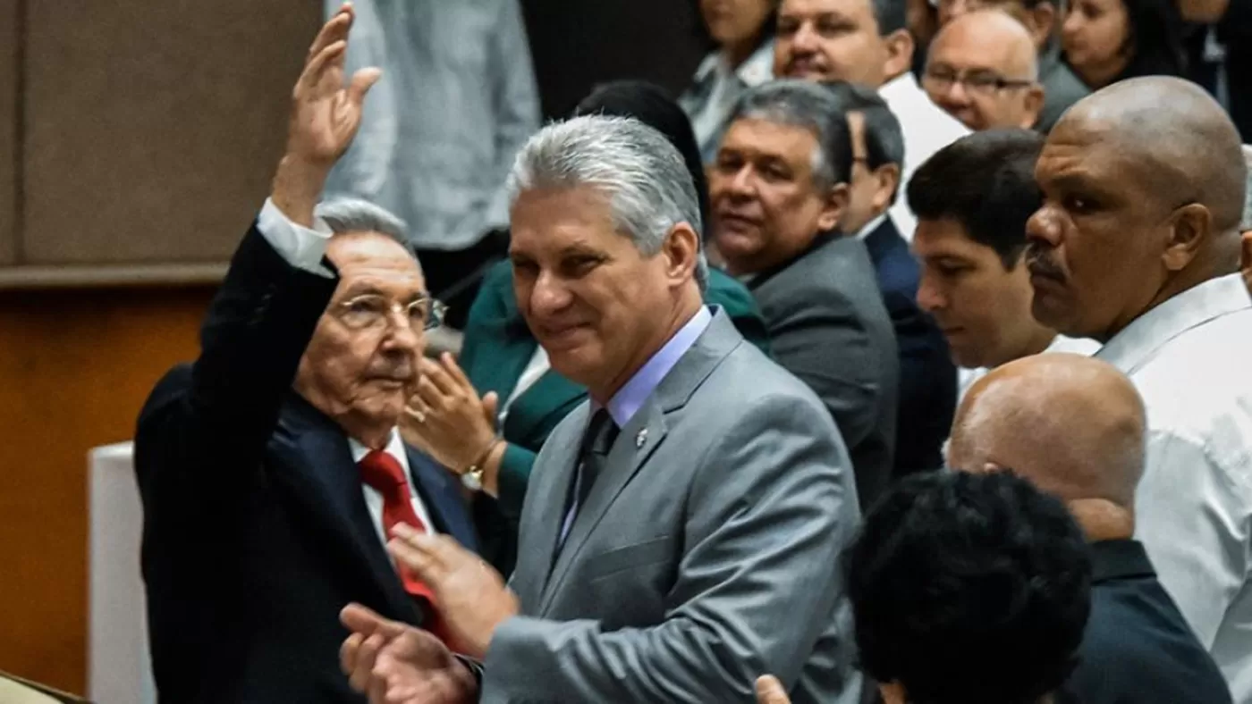 RECAMBIO. Raúl Castro se retira definitivamente y Miguel Díaz-Canel asume todo el poder en Cuba.