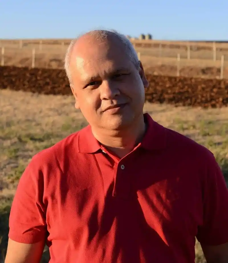 Daniel González Soria:  “mis poemas buscan que el dolor se canalice en algo bello”