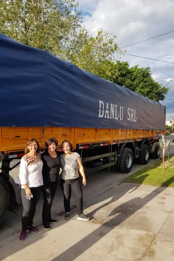 AUTORAS. Gabriela Lo Giudice, Mariela Martin y Montserrrat Middagh.