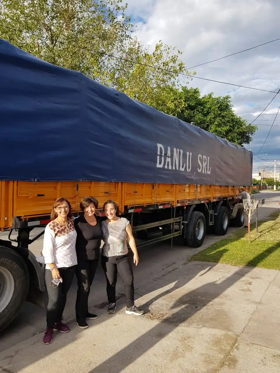 AUTORAS. Gabriela Lo Giudice, Mariela Martin y Montserrrat Middagh.