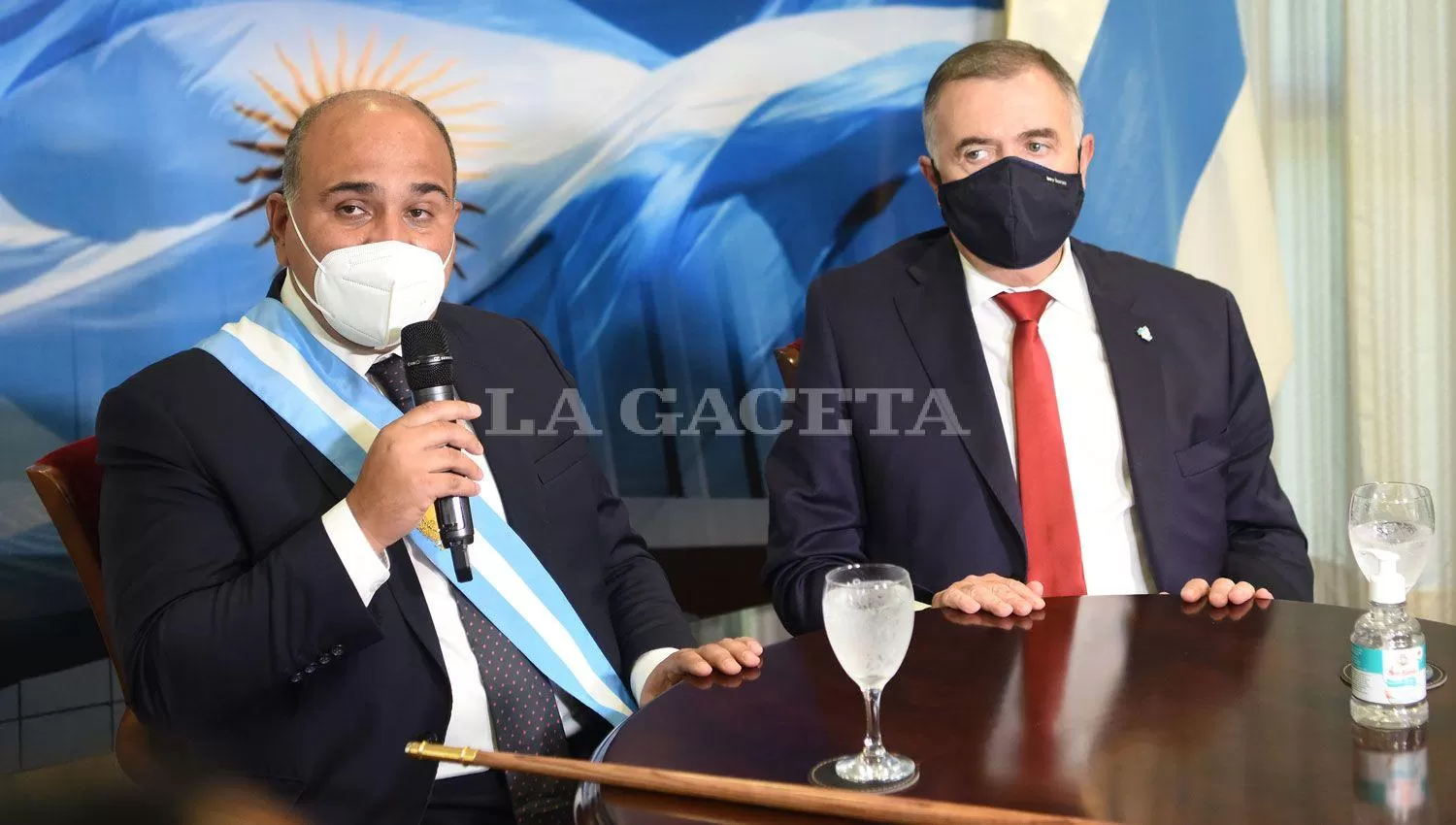 OTROS TIEMPOS. Manzur y Jaldo compartieron un acto, antes de la pelea desencadenada por la elección del  ombudsman. FOTO DE ARCHIVO, LA GACETA. 