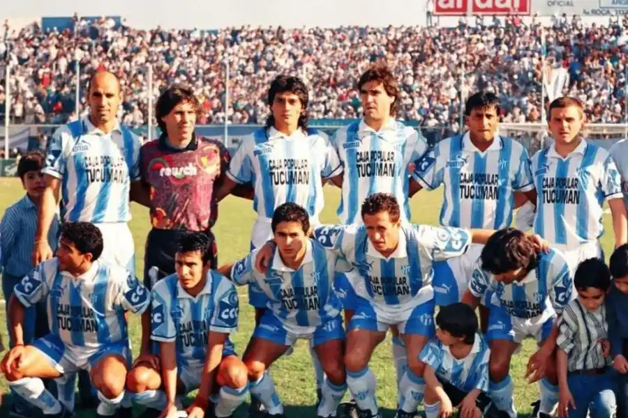 El plantel de la temporada 95/96 con Alfredo Graciani.
