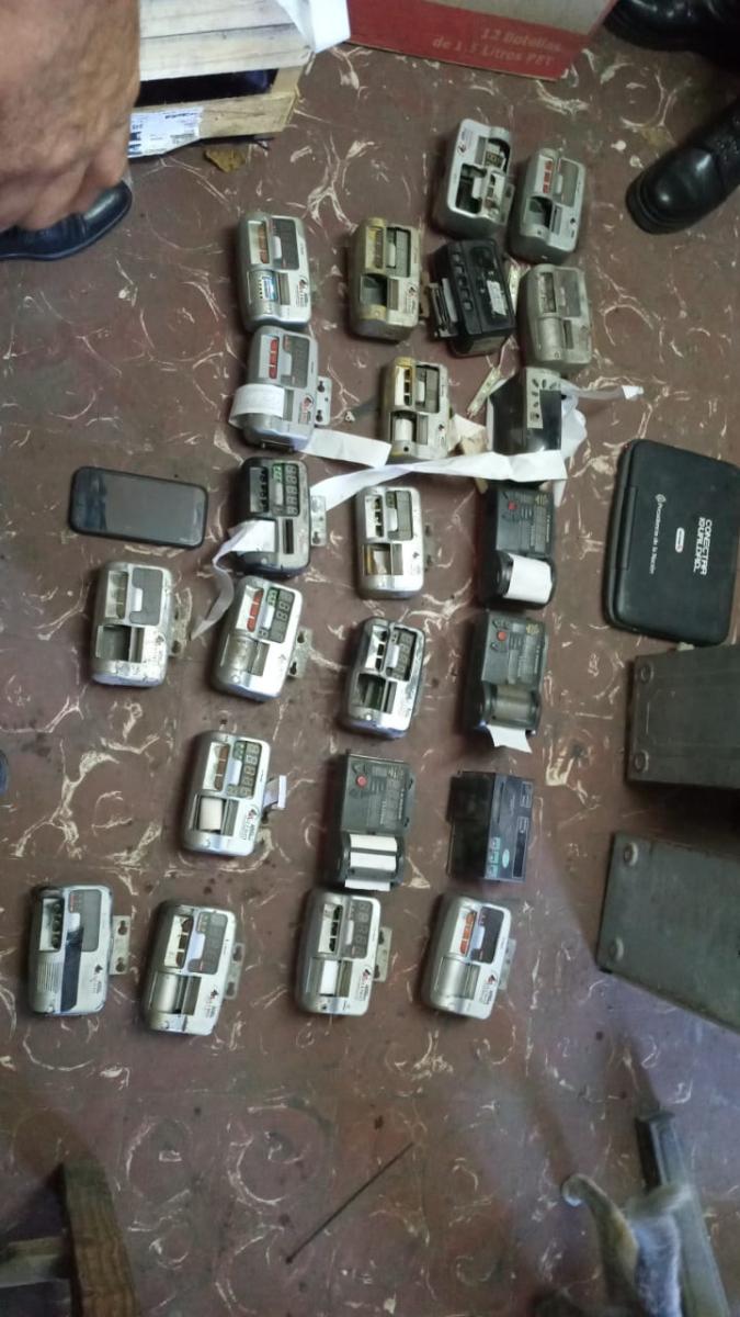 Secuestran más de 60 relojes taxímetros que habían sido robados