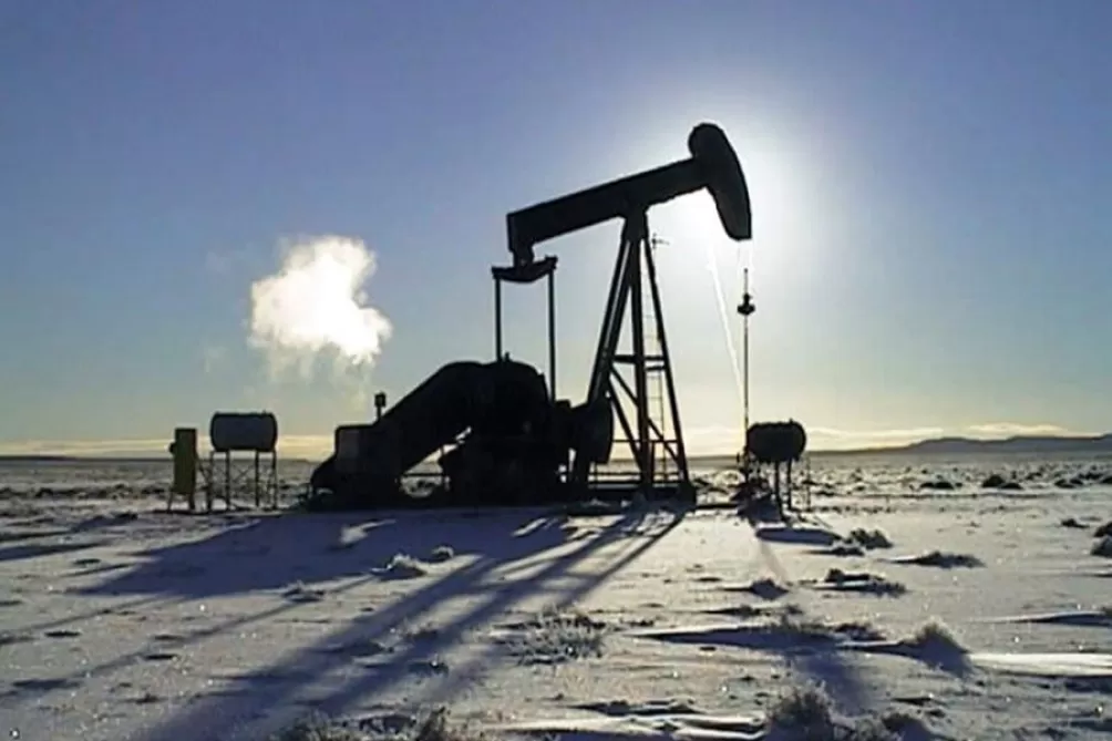 CRUDO. Leve alza del precio del petróleo por expectativas de una recuperación de la demanda mundial.
