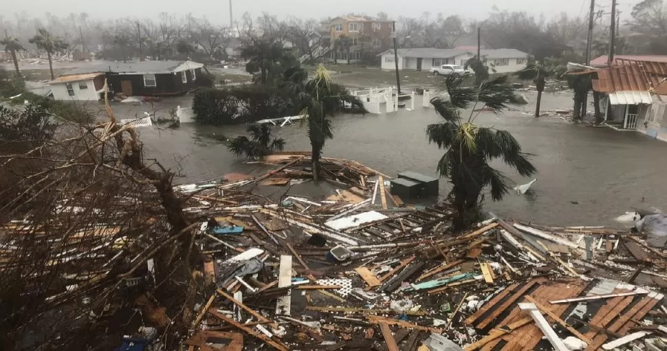 CONSECUENCIAS. Huracanes e inundaciones con algunas de las catástrofes que empeora el cambio climático. 