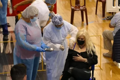 Video: Susana Giménez se vacunó contra el coronavirus en Uruguay