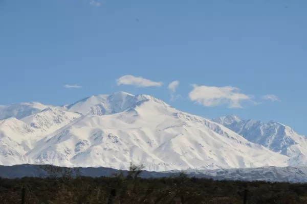Encuentran en Mendoza dos cuerpos congelados en un cerro: serían andinistas desaparecidos hace 25 años