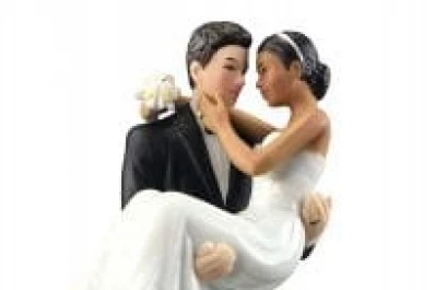 ¿Las parejas aún creen en el amor para siempre y las bodas?