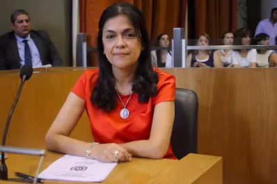 Una edil de Fuerza Republicana trató a Enrique Romero de payaso servil del intendente Alfaro