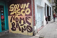 ¿Que significan las pintadas “no me baño” en las calles tucumanas?