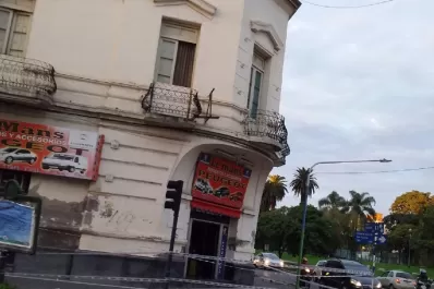 El desprendimiento de parte de un balcón llevó a delimitar una esquina de la Capital