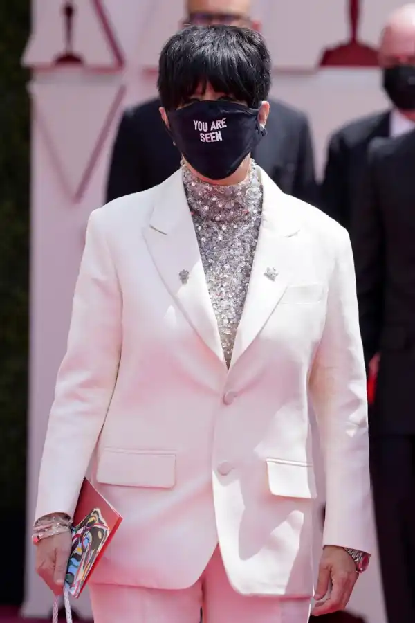 DE MÁSCARA. Diane Warren.