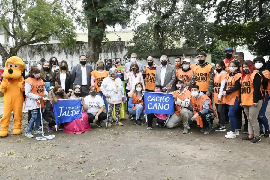 EN EQUIPO. El vicegobernador, junto al grupo de trabajo de 