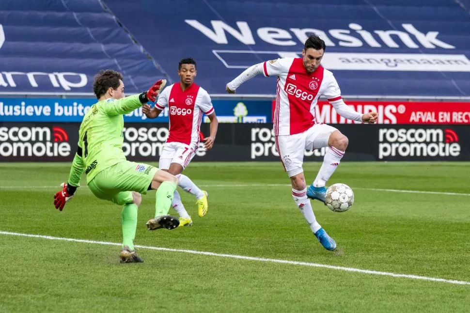 BUENA PERFORMANCE. Nicolás Tagliafico tuvo un buen paso por el Ajax.