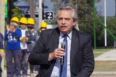El Presidente inauguró viviendas y acusó al macrismo de no haberlas terminado por odio