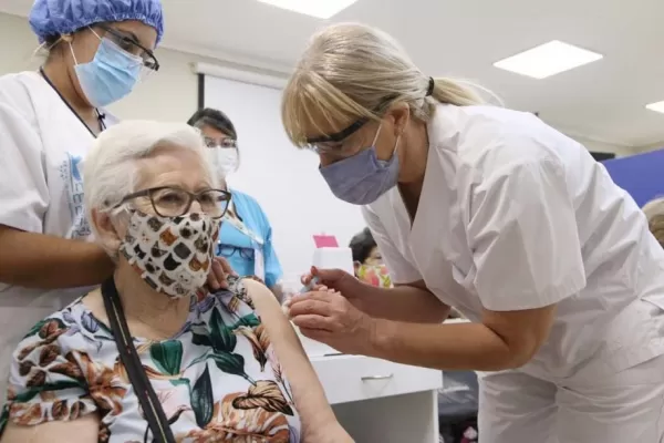 Chahla: hasta el viernes terminamos de vacunar a todas las personas mayores de 60 y 70 años