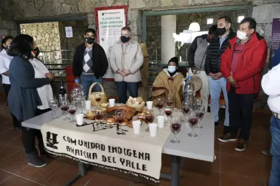 Jaldo visitó una bodega comunitaria en Amaicha del Valle