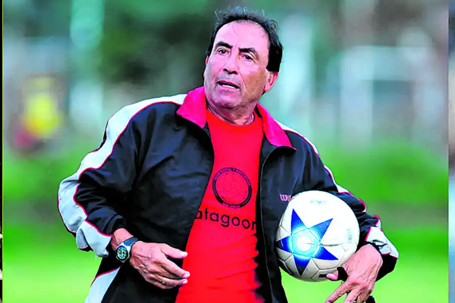 ENTRENADOR. Carlos Roldán llegó desde Capital Federal.