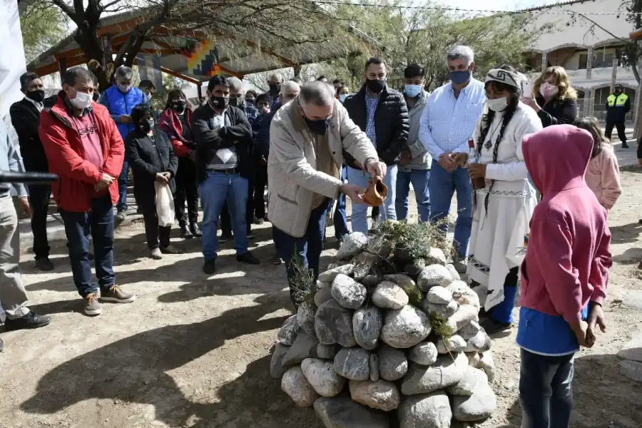 El vicegobernador Jaldo visitó la Casa de la Gobernanza indígena de Los Amaicha