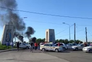 Hay tres taxistas detenidos en Banda del Río Salí por el corte en el puente Lucas Córdoba