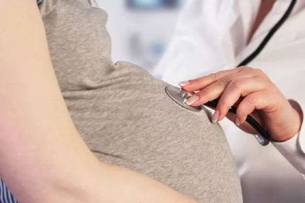 Covid-19: en Córdoba, una mujer murió luego de dar a luz