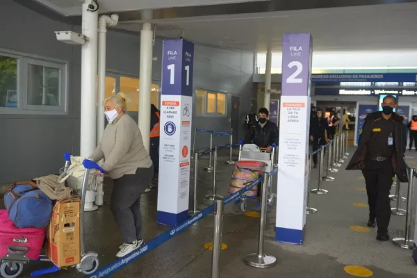 Hisopados: según un informe, en Ezeiza manejan un negocio que administra un misterioso laboratorio