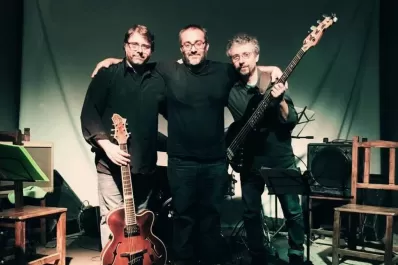 Un trío de jazz con voz femenina y una gira que pinta interminable