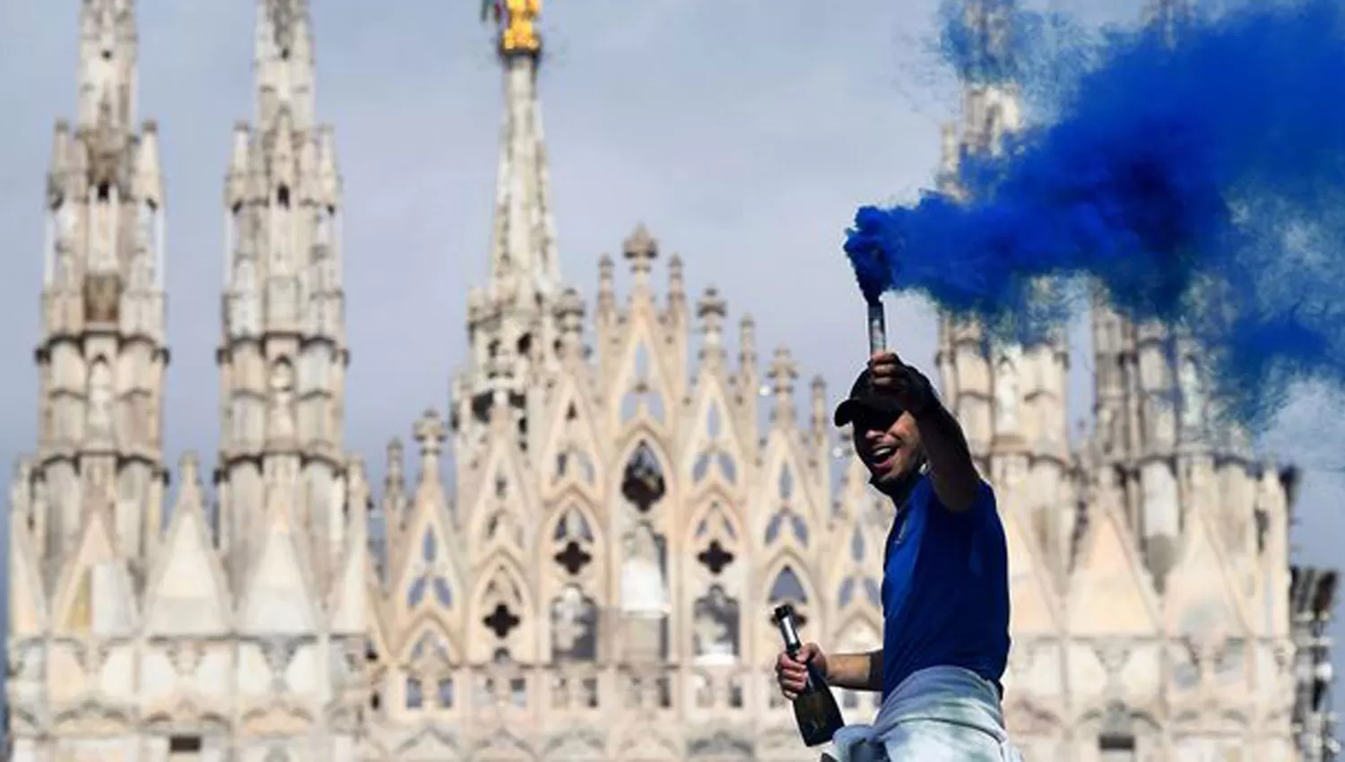 EUFORIA. Los hinchas de Inter salieron a las calles a celebrar el campeonato. 