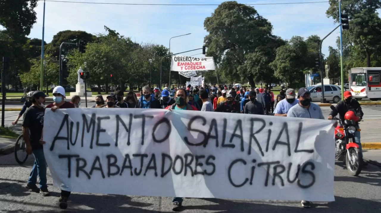 Cosecheros: los Autoconvocados volvieron a cortar rutas en el interior tucumano