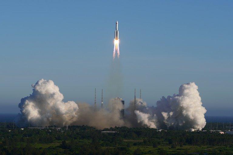 El despegue del cohete Long March 5B (Reuters)