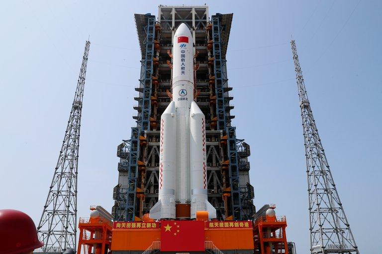 El Pentágono busca un cohete chino sin rumbo que en las próximas horas caerá en la Tierra