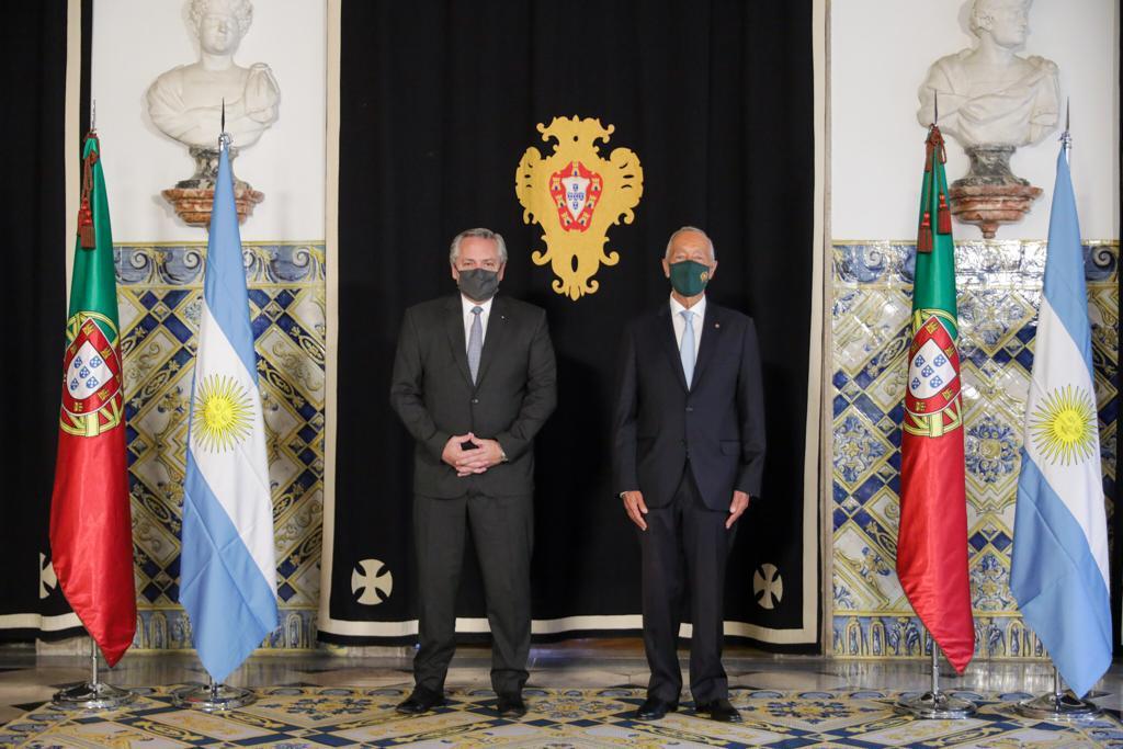 El Presidente fue recibido por su par de Portugal