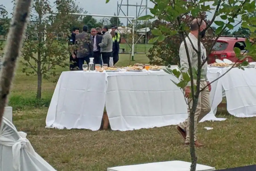 Escándalo: un concejal de Alderetes celebró el cumpleaños de 15 de su hija con 400 invitados