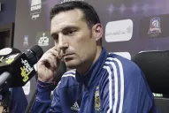 Scaloni llegó a la Argentina y hasta el fin de semana debe oficializar la lista de los 23 convocados